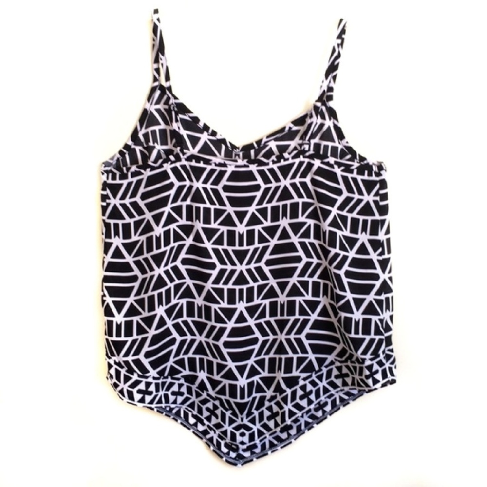 INC Asymmetric Hem Top Black White Print 14 - Picture 4 of 4
